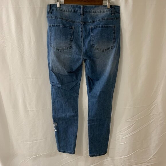 9th & Main Womens Jeans Embroidered Floral White Design, Size 16 - Picture 10 of 16